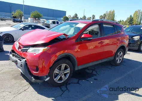2015 Toyota Rav4 Xle z USA, uszkodzony, nr VIN 2T3WFREV2FW147247